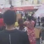 Incendio afecta establecimiento comercial en avenida Isabel Aguiar; bomberos trabajan para sofocarlo