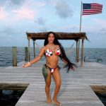 ¿Es correcto su uso? Cardi B luce bikini inspirado en los símbolos patrios dominicanos