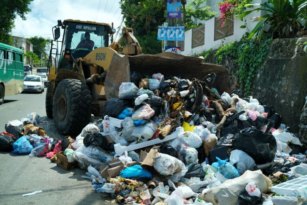 Denuncian vertedero improvisado en Los Guandules, Distrito Nacional