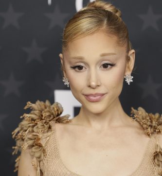 Ariana Grande denuncia a varios hackers por filtrar música y fotos durante años
