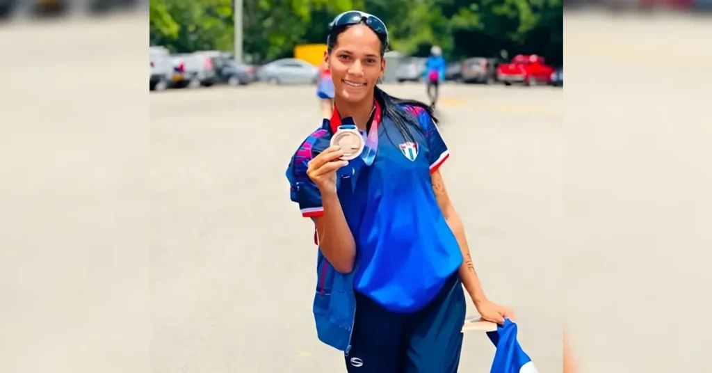 Atleta cubana sorprende a delegación tras ganar medalla
