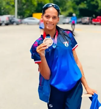 Atleta cubana sorprende a delegación tras ganar medalla