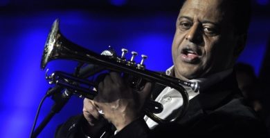 Wilfrido Vargas será homenajeado con la bandera dominicana en las Cataratas del Niágara