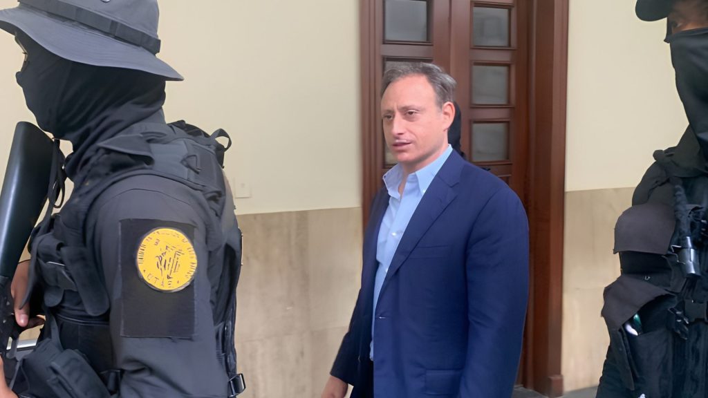 Jean Alain volverá hoy al tribunal en busca de frenar proceso penal en su contra