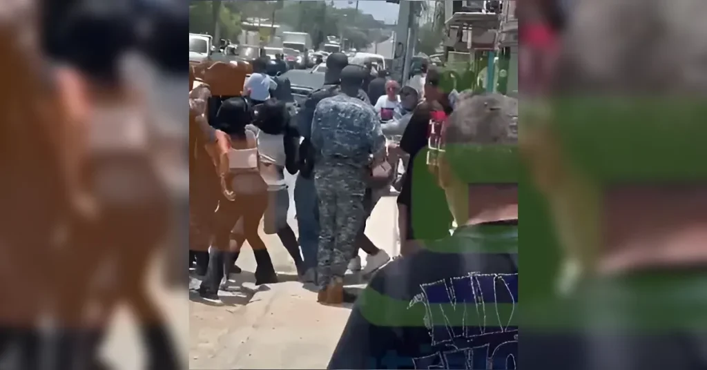 Sepelio en Santiago termina con incidente y versiones cruzadas