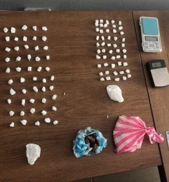 Arrestan a “El Capital” en allanamiento por millonario robo; ocupan drogas, dinero y celulares en Santiago