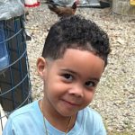 Piden investigar la muerte de un niño de 3 años bajo el cuidado de su padre y su madrastra en Santo Domingo Oeste