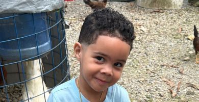 Piden investigar la muerte de un niño de 3 años bajo el cuidado de su padre y su madrastra en Santo Domingo Oeste