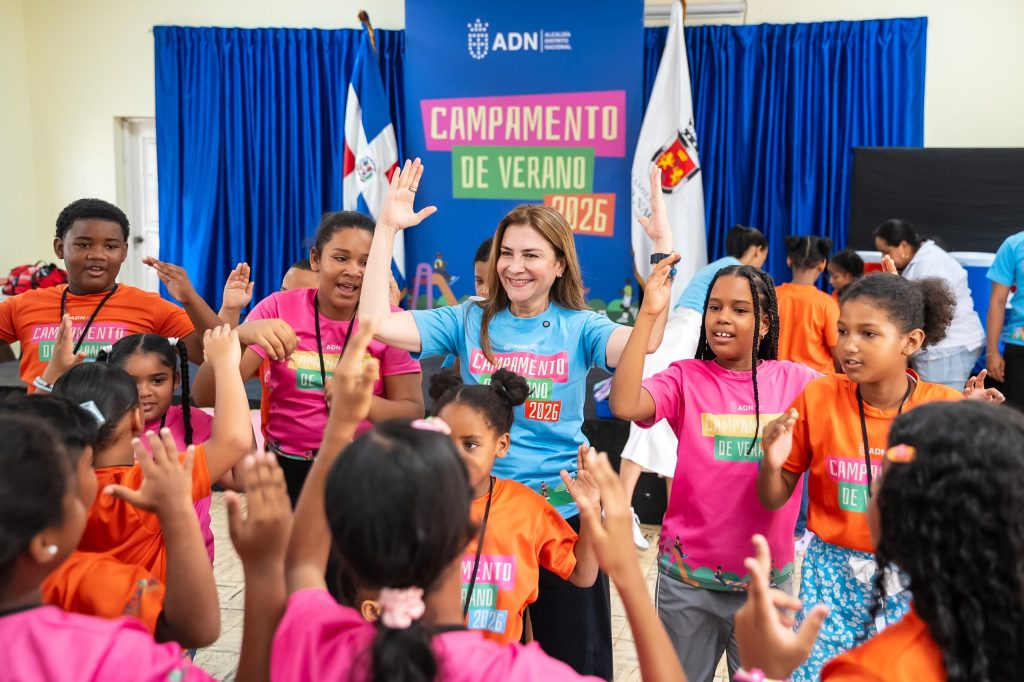 Carolina Mejía destaca la educación ambiental durante campamento de verano