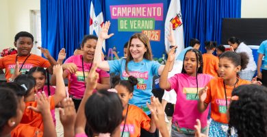 Carolina Mejía destaca la educación ambiental durante campamento de verano
