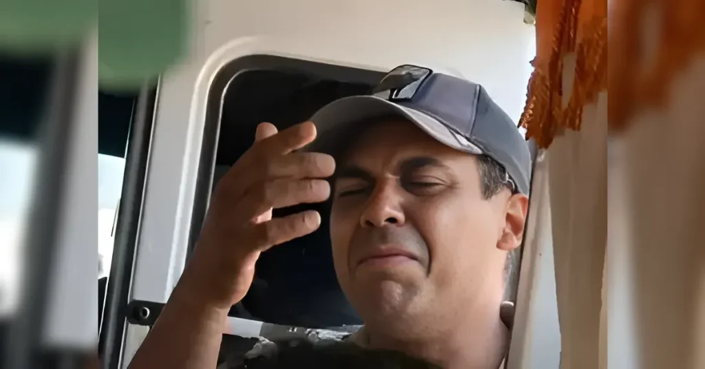 Hombre protagoniza episodio conmovedor frente en autobús