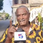 Descargas eléctricas mantienen en alerta a residentes de Carlos Álvarez en Villa Mella