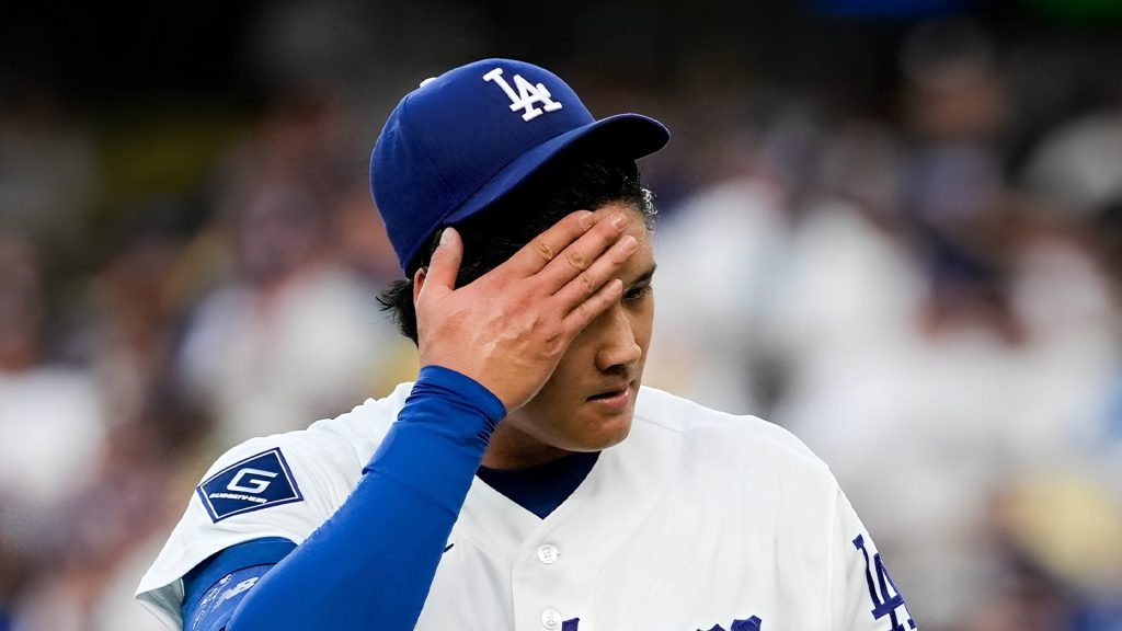 Ohtani queda fuera del juego de los Dodgers tras sufrir nuevas molestias en la rodilla