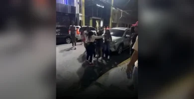 Conflicto entre varias mujeres frente a Club en Los Mina se hace viral en redes