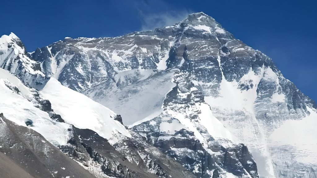 Muere la primera mujer en escalar el Everest