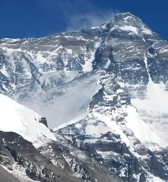 Muere la primera mujer en escalar el Everest