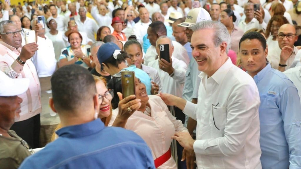 Abinader participará en toma de posesión del nuevo obispo Andrés Napoleón Romero Cárdenas este sábado