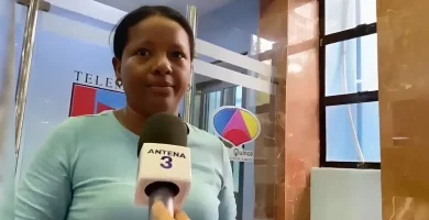Madre denuncia situación con su hija en CONANI