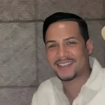 Revelan identidad de hombre hallado en apartamento lujoso de Queens