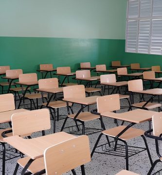 Tienen previsto reducir el déficit de aulas en un 50 %, según Roberto Herrera