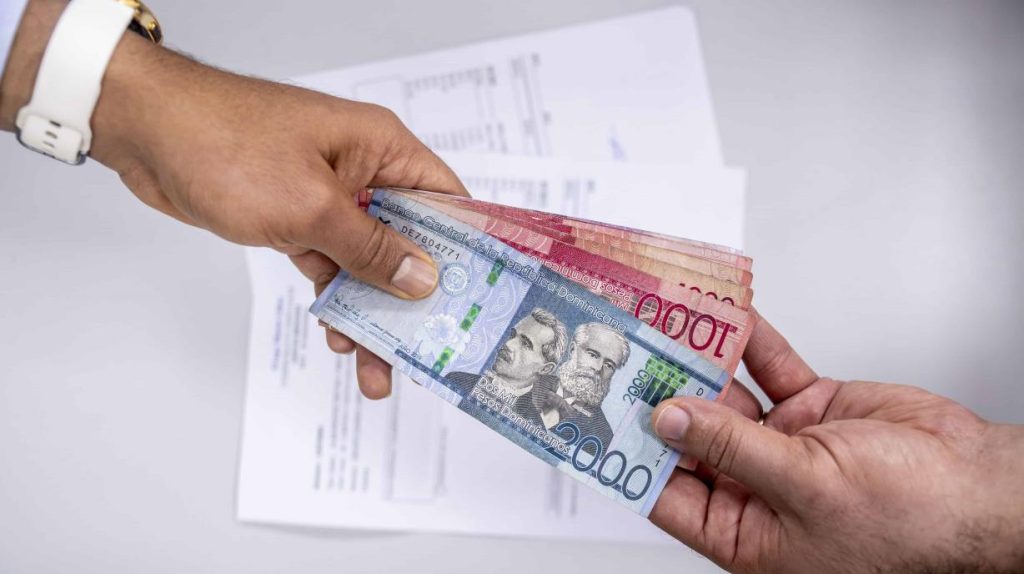 ¿Crece la economía? Economistas respaldan al Banco Central, pero ciudadanos cuestionan la economía