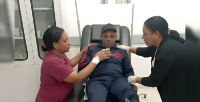 Trabajador experimenta incidente durante labores en Monte Plata
