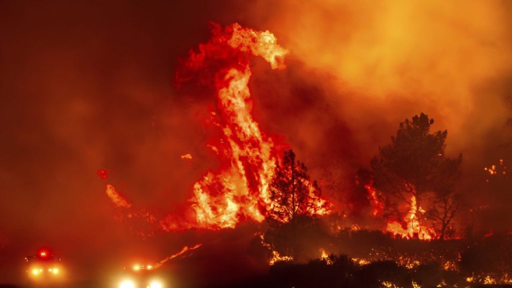 Incendios Forestales arrasa el noroeste de EE. UU. ,Activa emergencia federal