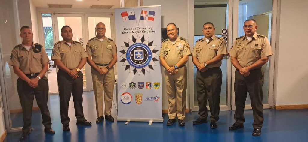 Oficiales dominicanos visitan Ministerio de Seguridad Pública de Panamá para conocer sistema de seguridad y defensa