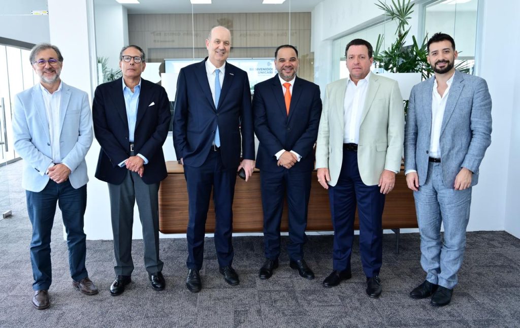 UNICARIBE recibe ministro argentino Federico Sturzenegger para dialogar sobre liderazgo, transformación del Estado e innovación pública