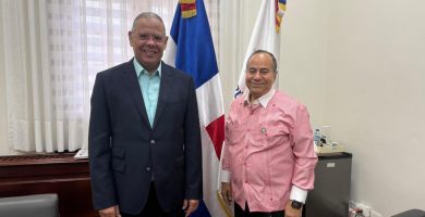 Juan Ramón Gómez Díaz realiza visita de cortesía al director de Prensa del Presidente