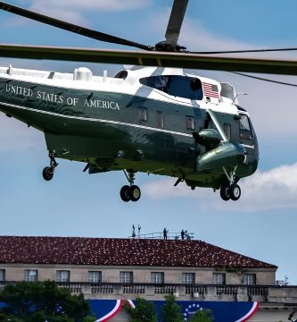 El helicóptero de Donald Trump tuvo un acercamiento en vuelo con un avión comercial en Washington