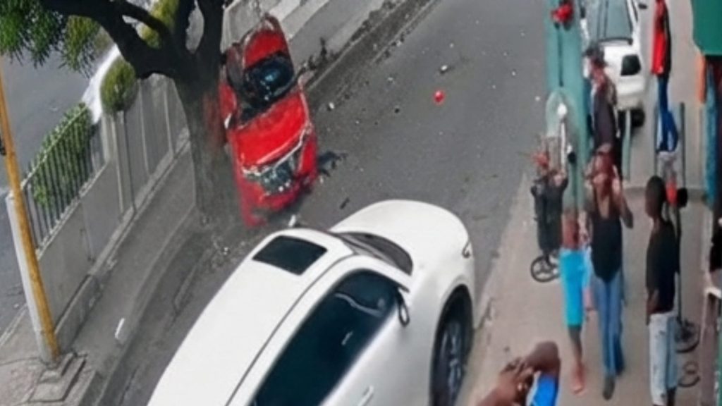 Mujer sigue en estado crítico tras ser arrollada por conductor de una camioneta que dejó dos muertos en Los Ríos