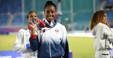 Evelina Minaya revela el significado dado a su medalla de plata
