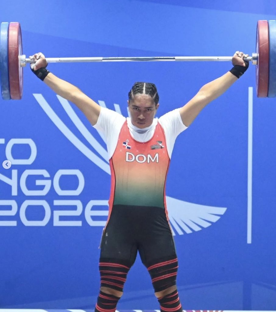 Yudelina Mejía conquista el oro en levantamiento de pesas en Santo Domingo 2026