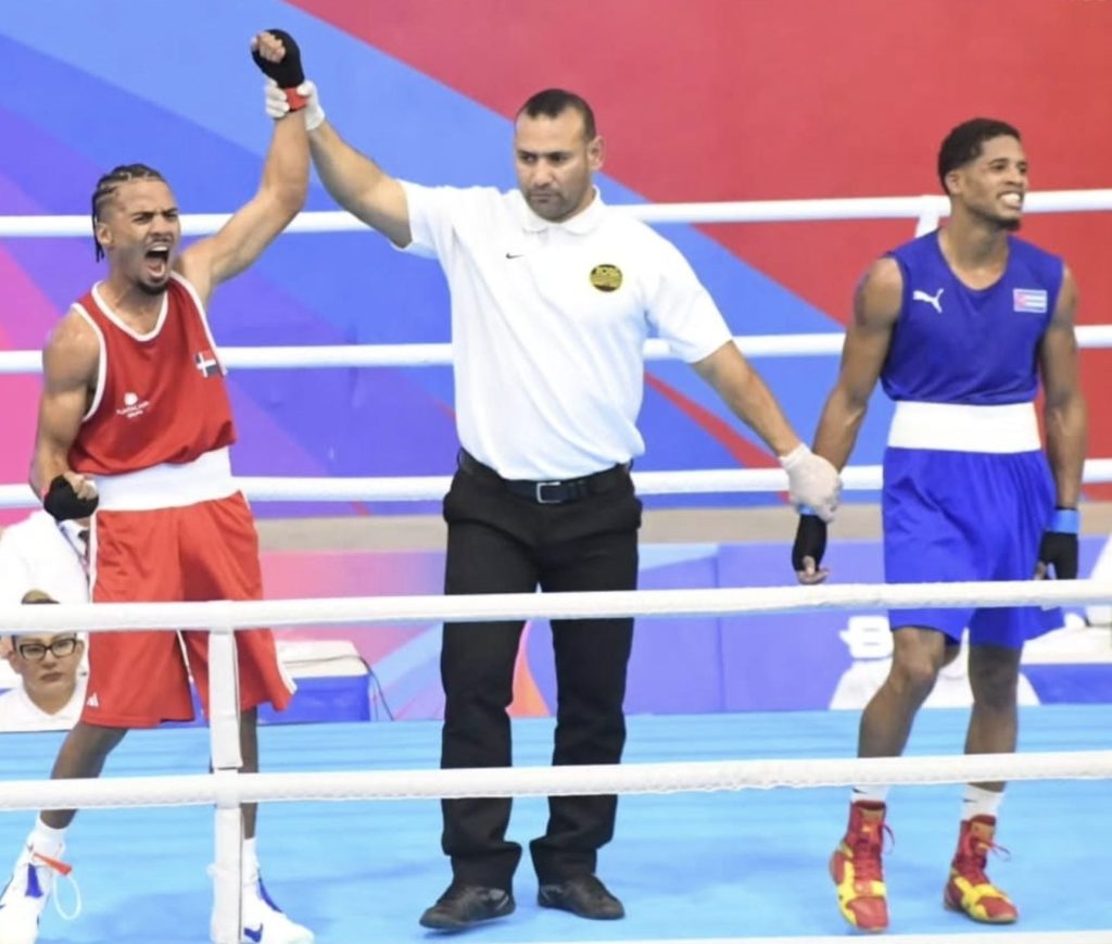 ¡El boxeo se viste de oro! Junior Alcántara conquista los 55 kg y suma medalla dorada 39 para RD