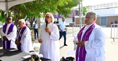 Familias regresan a la zona cero para pedir justicia por las víctimas del Jet Set