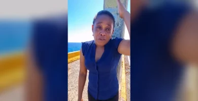 Mujer denuncia alarmante incidente con individuo en Las Americas
