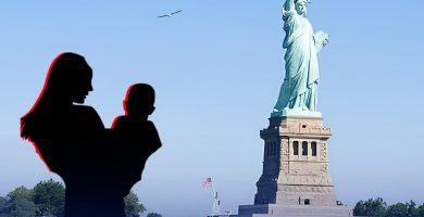 Mueren mujer y bebé de cinco meses tras volcarse una embarcación cerca de Liberty Island