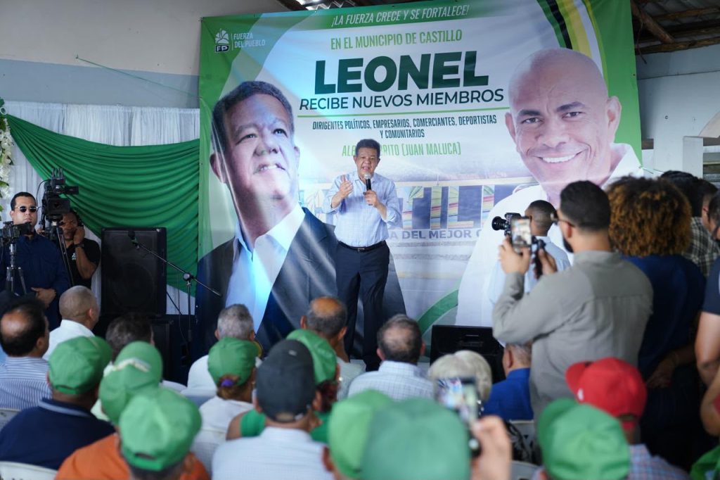 Leonel Fernández: “El Gobierno le está tirando al cuello y a los bolsillos del pueblo dominicano”