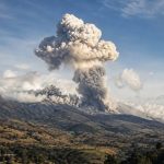 VIDEO: Tras terremoto de 7,4 en Colombia volcán Puracé registra emisiones de gas y ceniza