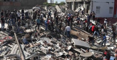 Inician rescate de personas atrapadas entre escombros tras terremoto en Colombia