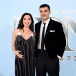 La actriz Aubrey Plaza da la bienvenida a su primer hijo a los 42 años