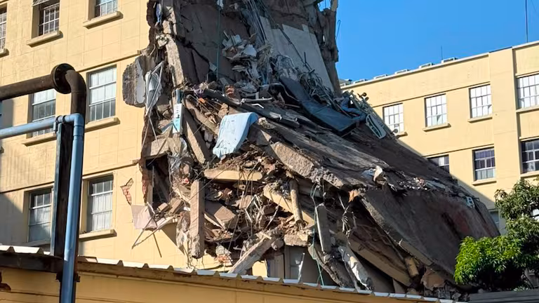 En video quedó el impresionante momento del colapso parcial de una clínica en Cali por el sismo de 7,4