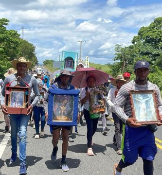 ¡Para ver la Virgen! Cientos de peregrinos parten de Bayaguana rumbo a la Basílica de Higüey