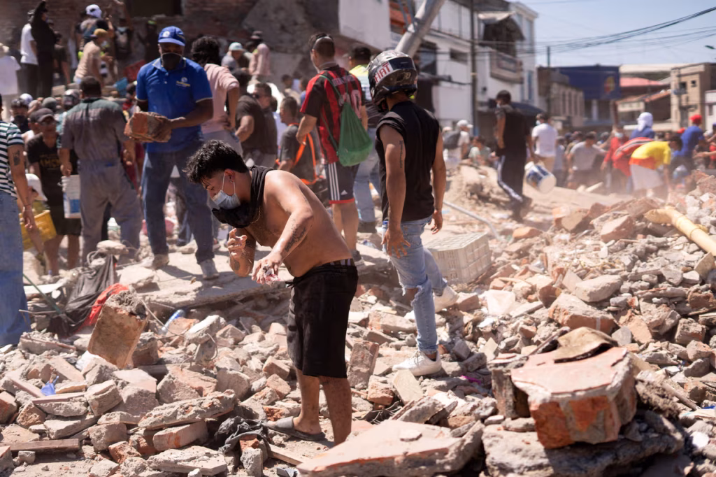 Aumenta a 169 la cifra de fallecidos tras terremoto de magnitud 7,4 en Colombia