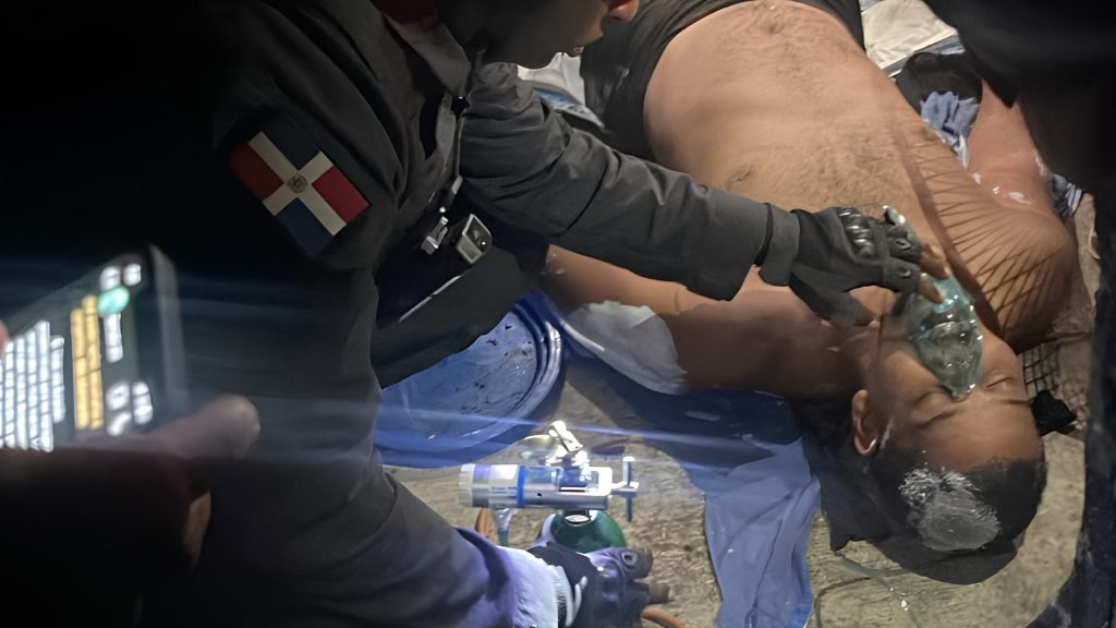 Hallan inconscientes a hombres que pintaban cisterna de una escuela