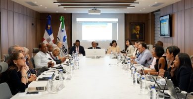 CNSS evalúa crear fondo para facilitar acceso a medicamentos de alto costo