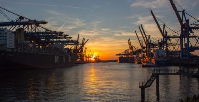 Petróleo supera los US$80 y alcanza los US$82,42 por tensión en Ormuz