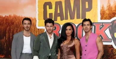 Demi Lovato se reúne con los Jonas Brothers en estreno de Camp Rock 3