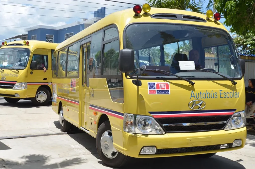 Comunitarios exigen transporte escolar en Conuquito, Bahoruco